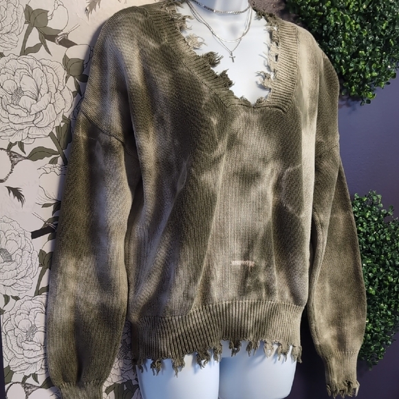 Fantastic Fawn Olive Distressed V-Neck Sweater - Picture 2 of 8